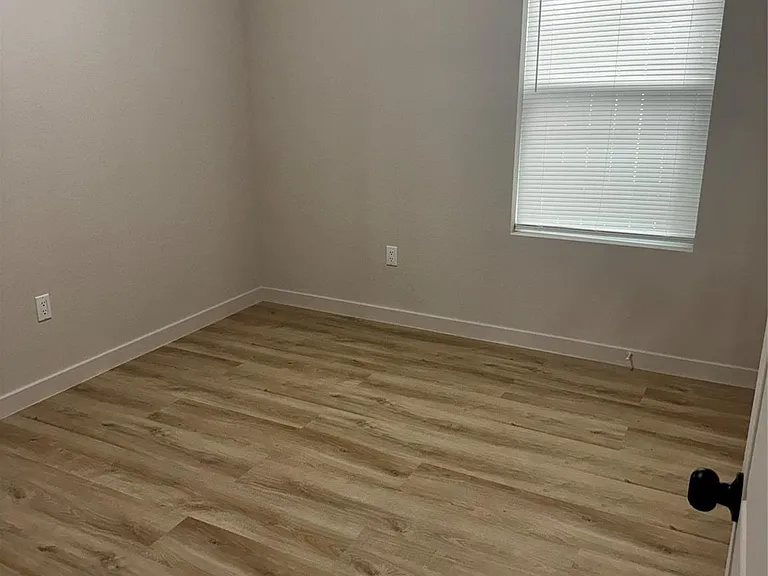 9713 Cargil — Photo 15