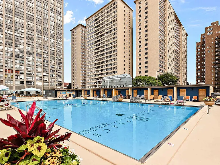 655 W Irving Park Rd #3810 — Photo 3