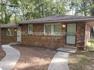 6505 Raymond Dr, Union City, GA 30291