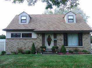 1843 Crescent Dr NE, Grand Rapids, MI 49503