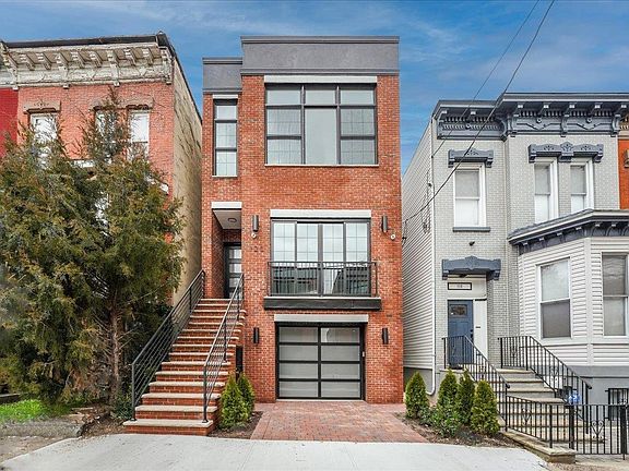 3rd image of 120 Harrison Ave #2