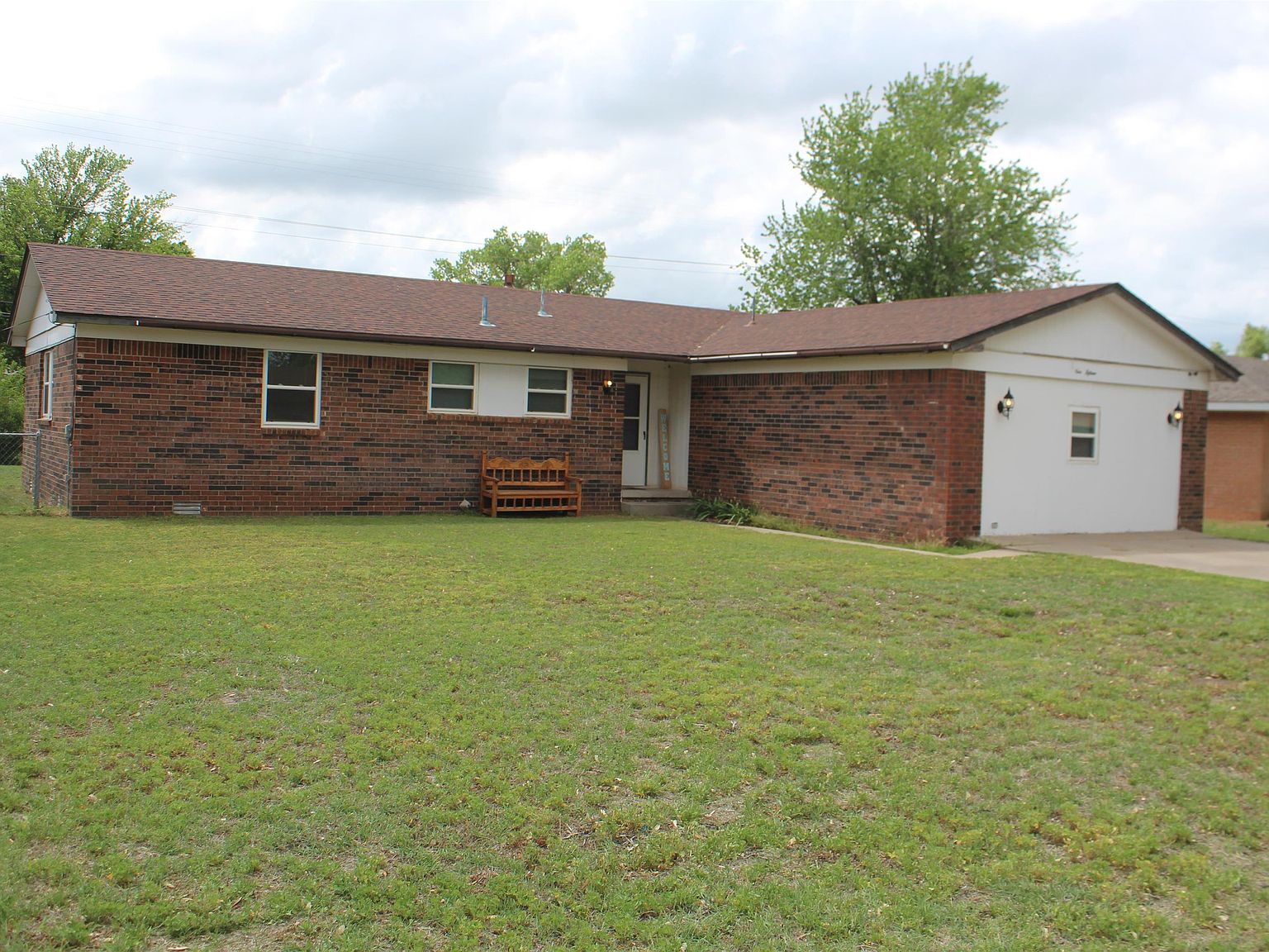 915 S Santa Fe St, Mooreland, OK 73852 Zillow