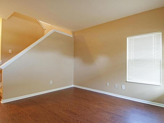 3rd image of 552 Fullers Cir