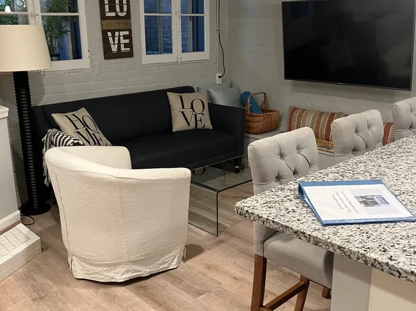 219 11th St SE Unit B, Washington, DC 20003