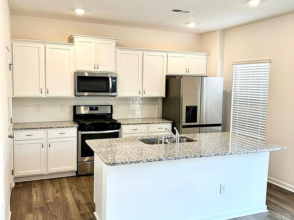 2nd image of 2752 Minuteman Ln