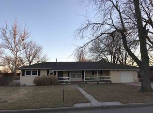 121 Carlton Rd, Hutchinson, KS 67502