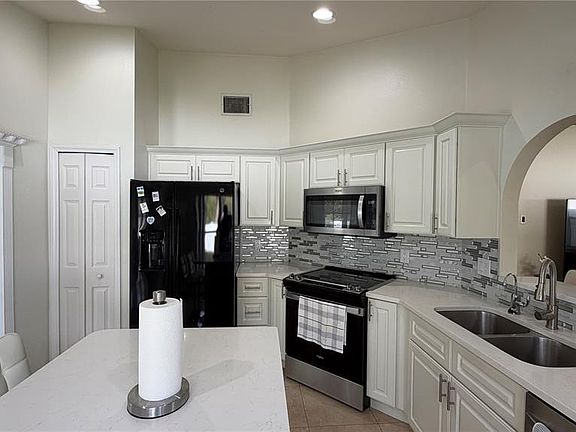 5th image of 632 Dharma Cir