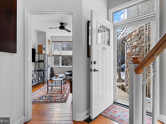 3rd image of 131 Dartmouth Ave