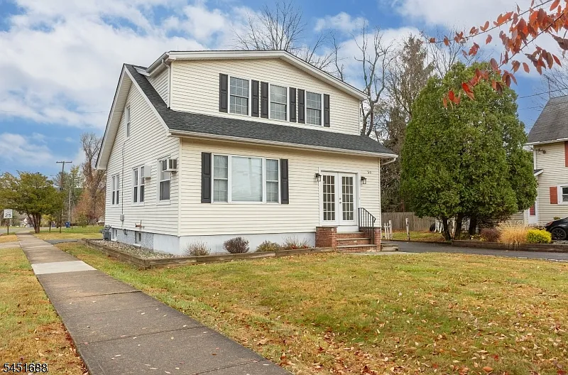 1 bed, 1.0 bath, $2,000 — Photo 2