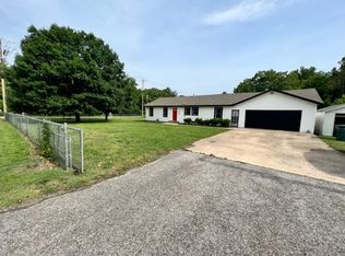2360 W Wedington Dr, Fayetteville, AR 72701