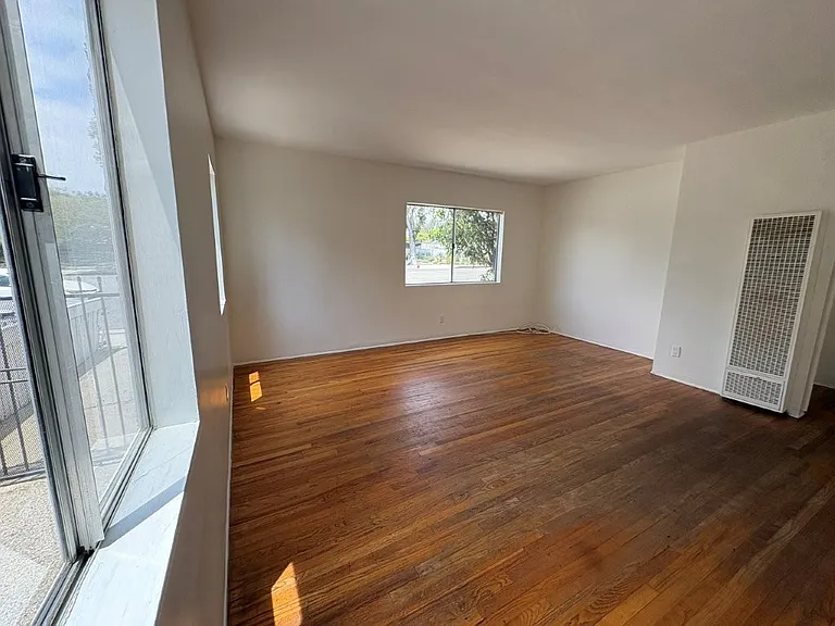 4540 Laurel Canyon Blvd #1 — Photo 2