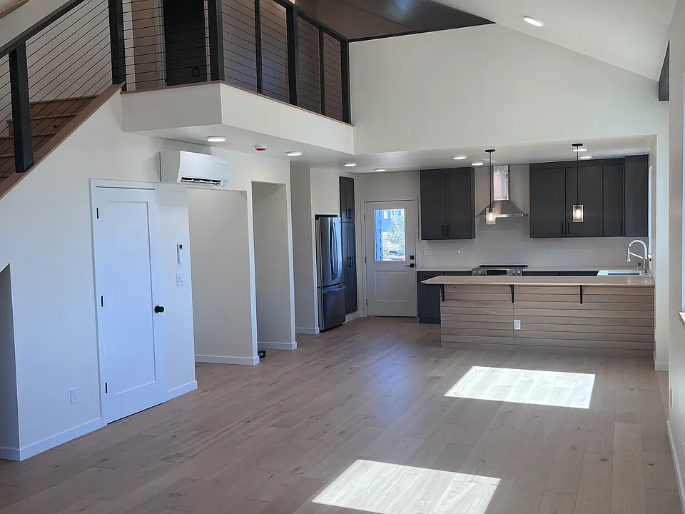 6 Salt Brush St