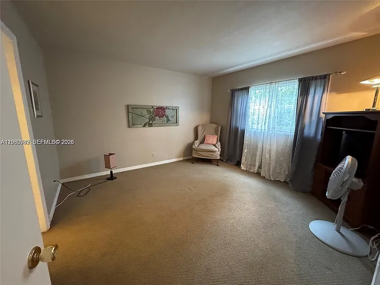 100 SE 6th Ave #207 — Photo 4