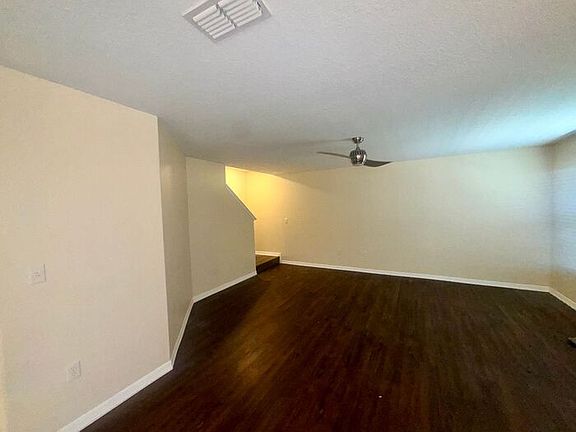 4th image of 244 Carina Cir