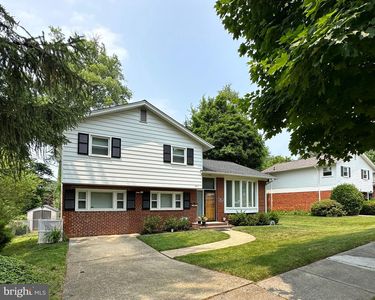 5901 Folkstone Rd, Bethesda, MD, 20817