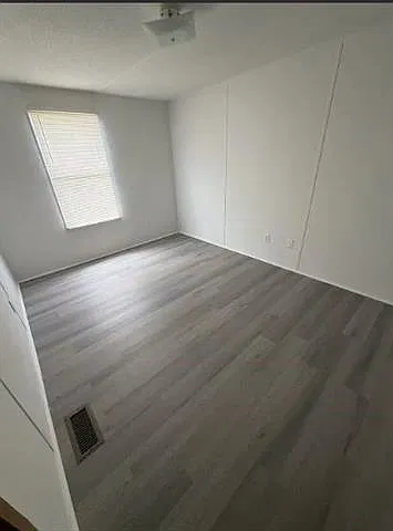 3 bed, 1.0 bath, 600 sqft, $1,275 — Photo 4