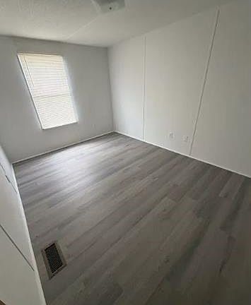 4th image of 717 Blair Ave
