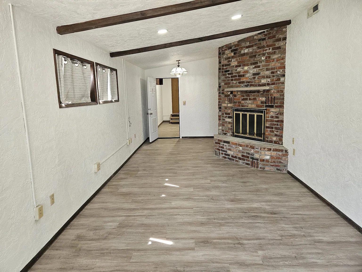 2 bed, 1150 sqft, $1,800 — Photo 2