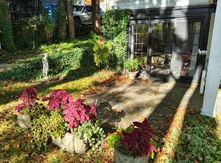 8 Hill Top Rd, Wellesley, MA 02482