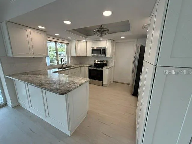 605 Lotus Ln — Photo 5
