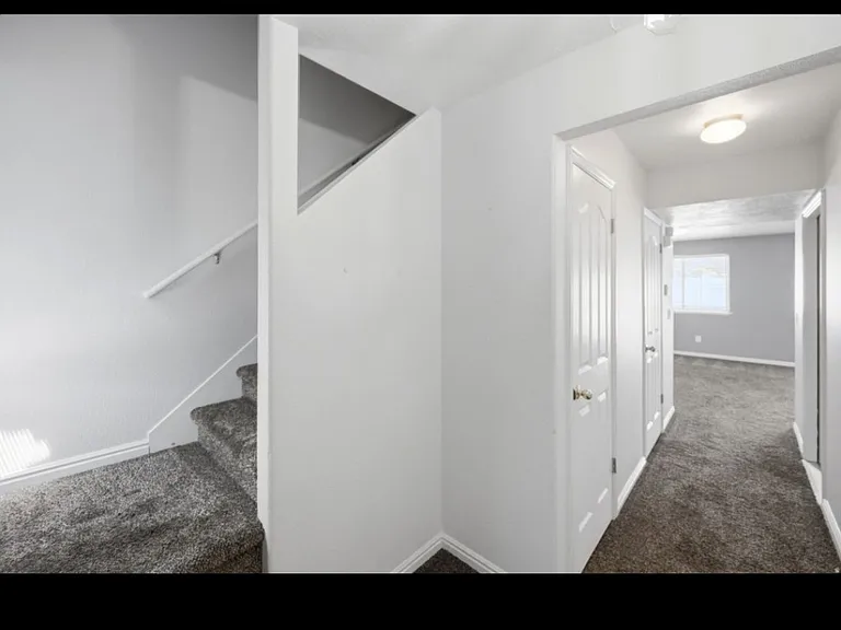 1436 W Mayapple Way — Photo 2