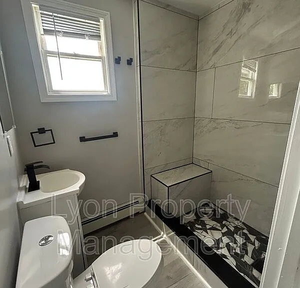 36 Boyle Ave — Photo 6