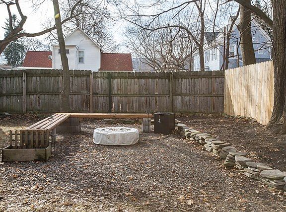4th image of 957 Lincoln St