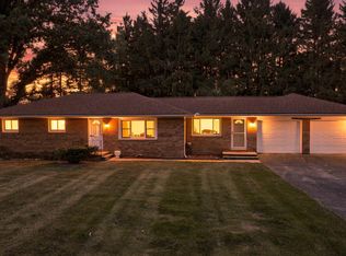 25 E Oakwood Rd, Oxford, MI 48371