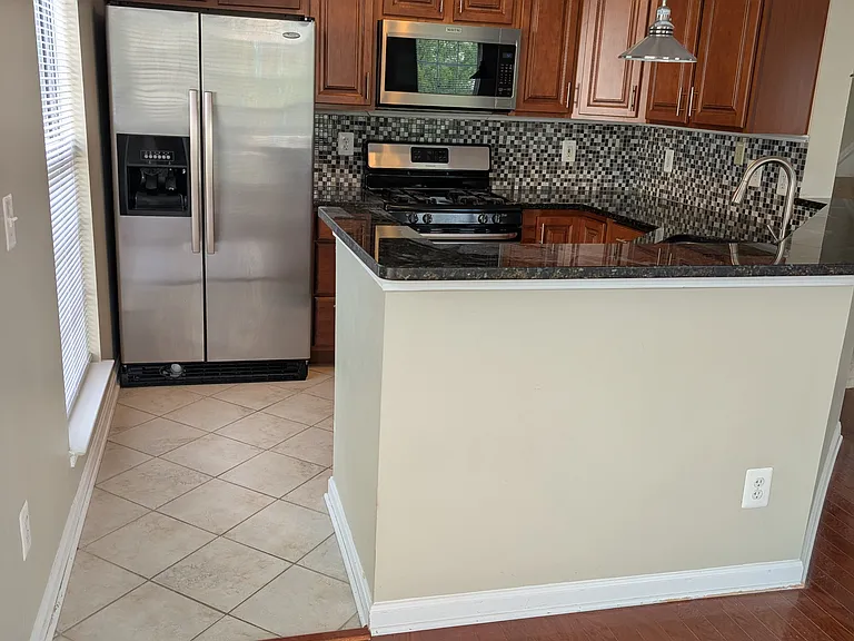 46984 Courtyard Sq #300 — Photo 9