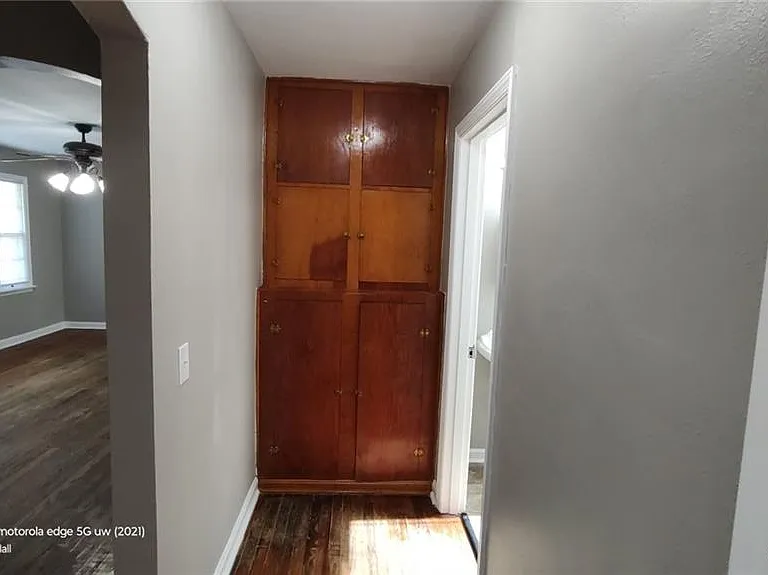 1033 Victoria Ave — Photo 8