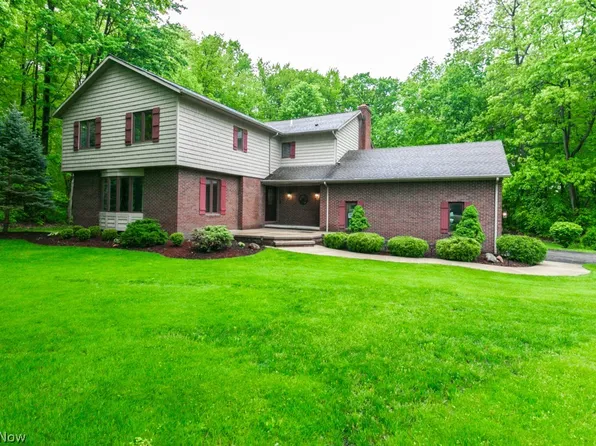 8190 Knightsbridge Ln, Mentor, OH 44060