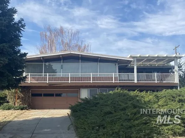 1332 3rd St, Clarkston, WA 99403
