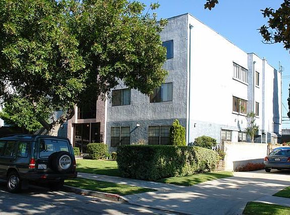 2nd image of 526 Oak St APT 3