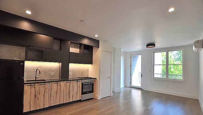 1st image of 709 Sterling Pl #2G