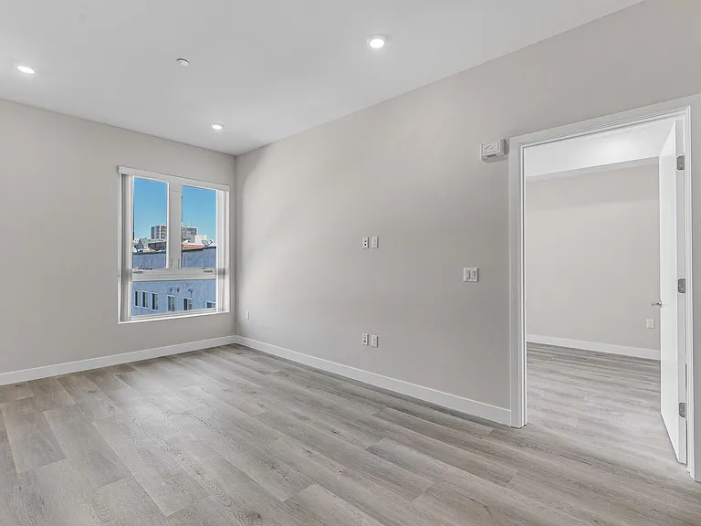825 Coronado-Building — Photo 52