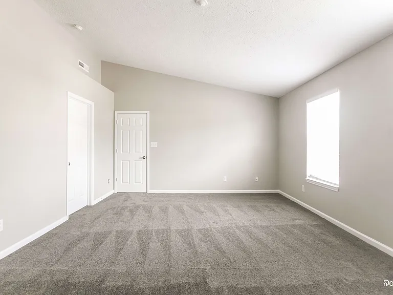 8684 N Springview Dr — Photo 11