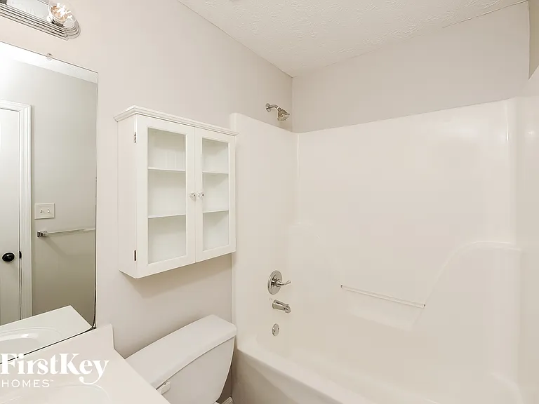 5255 Hillcrest Glenn Dr — Photo 9