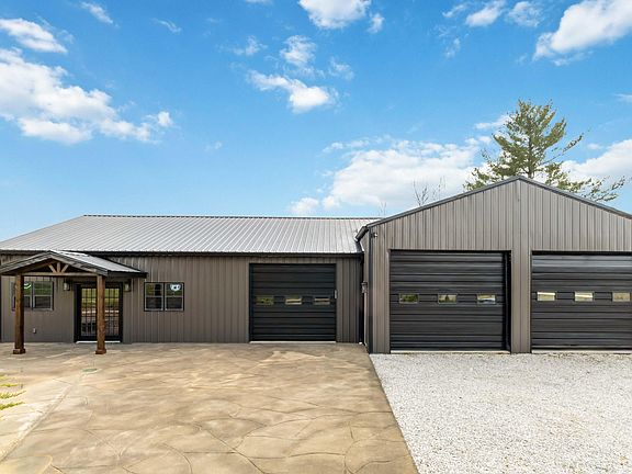 2nd image of 2657 River Rd