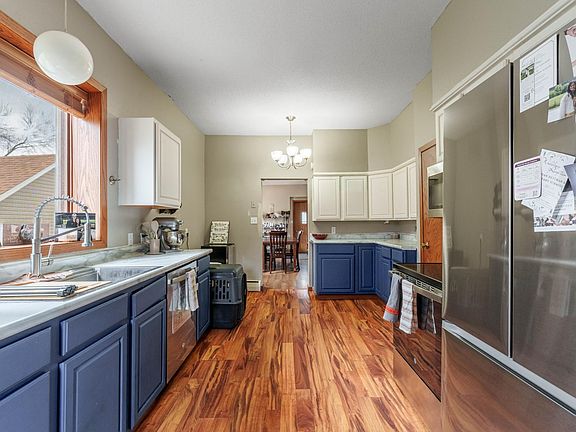 5th image of 610 5th St
