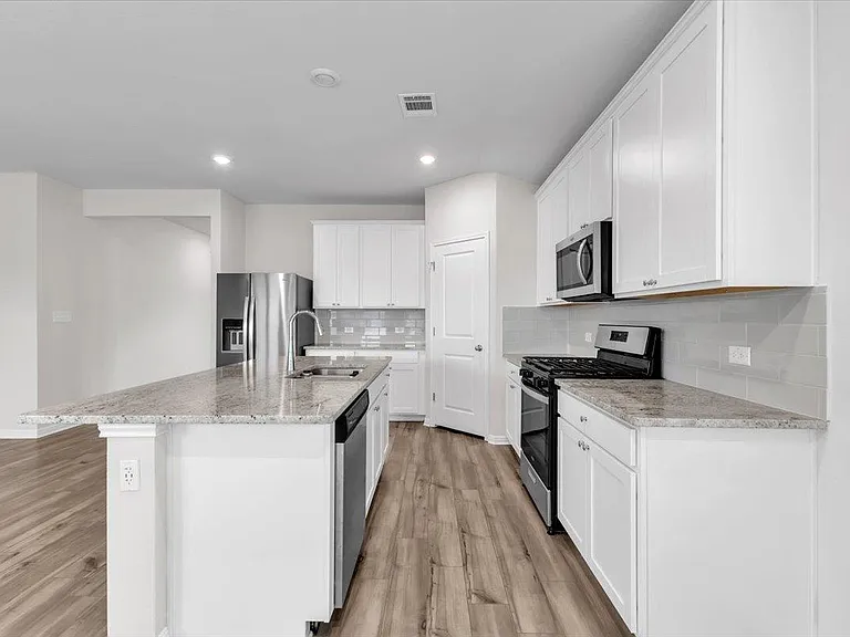 405 Grasslands Trl — Photo 25
