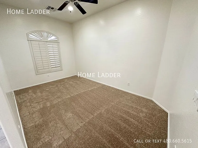 6822 S 55th Ln — Photo 4