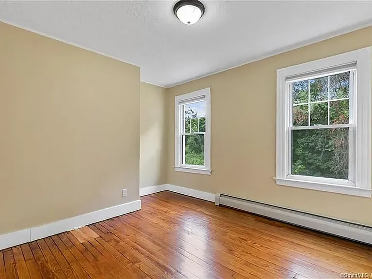 40 Wintergreen Ave — Photo 26