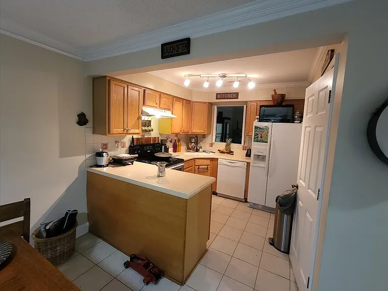 180 Peachtree Hollow Ct #180 — Photo 3
