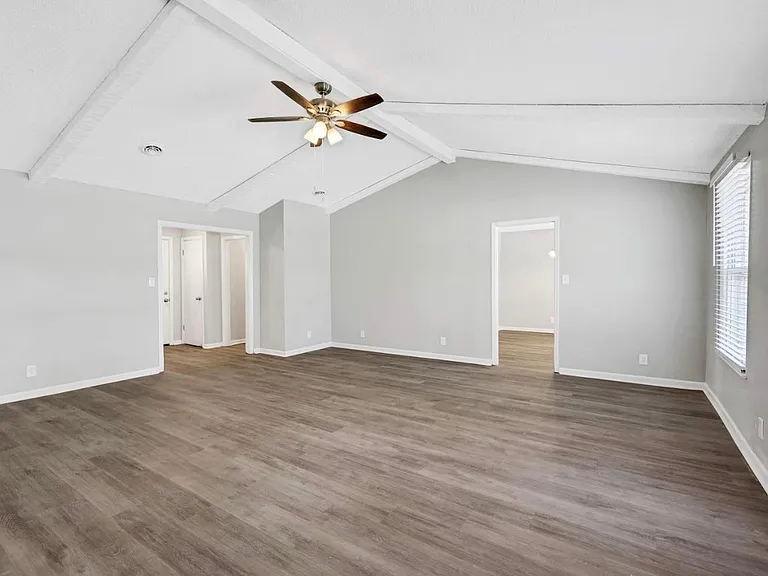 124 Lake Terrace Cir — Photo 4