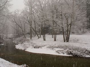 125 Hungry River Rd, Flat Rock, NC 28731