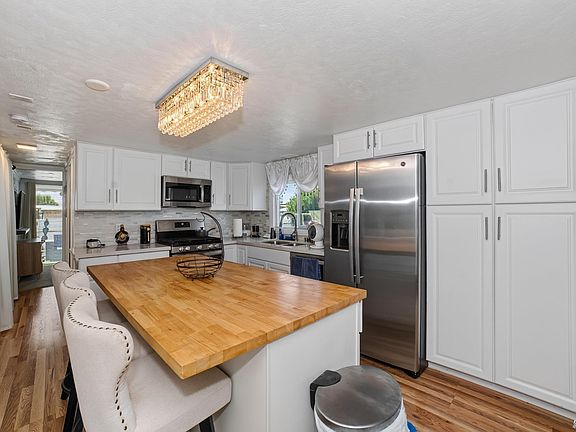 4th image of 1138 S Jewel Ave