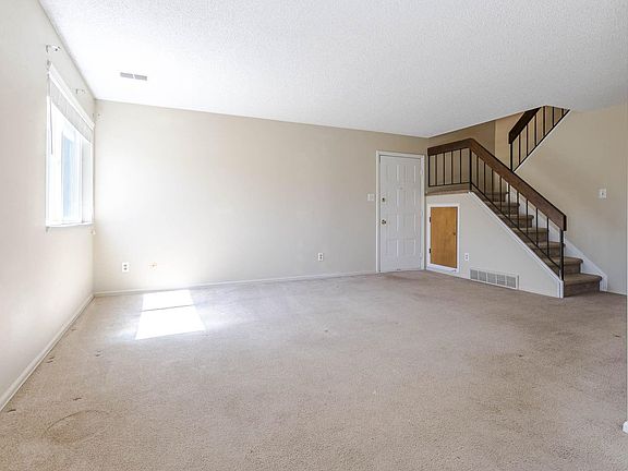 4th image of 1160 Monroe Dr #C