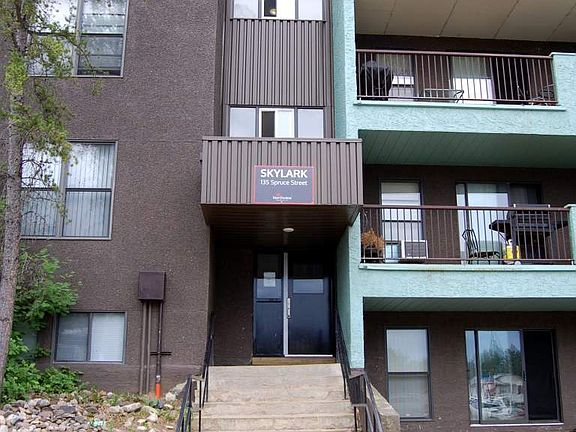 3rd image of 135 Spruce St