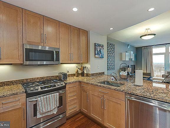 3rd image of 8220 Crestwood Heights Dr APT 1013