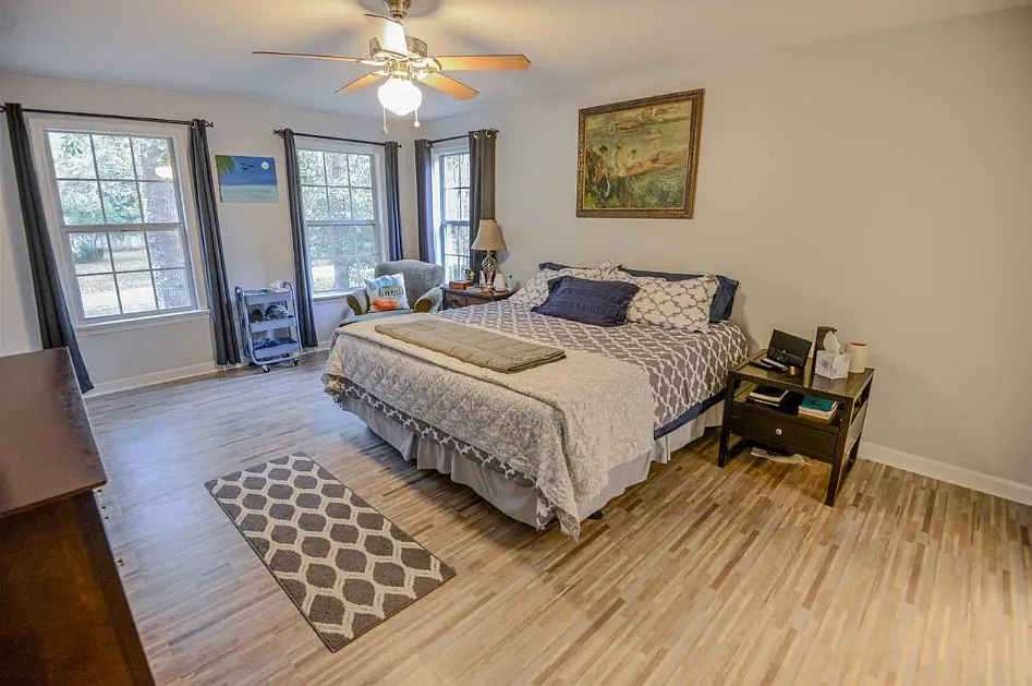 4 bed, 2414 sqft, $3,800 — Photo 4